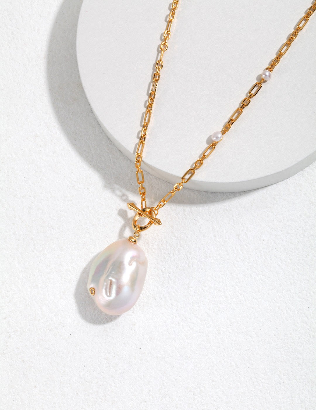 Ocean's Treasure Natural Baroque Pearl Pendant Necklace