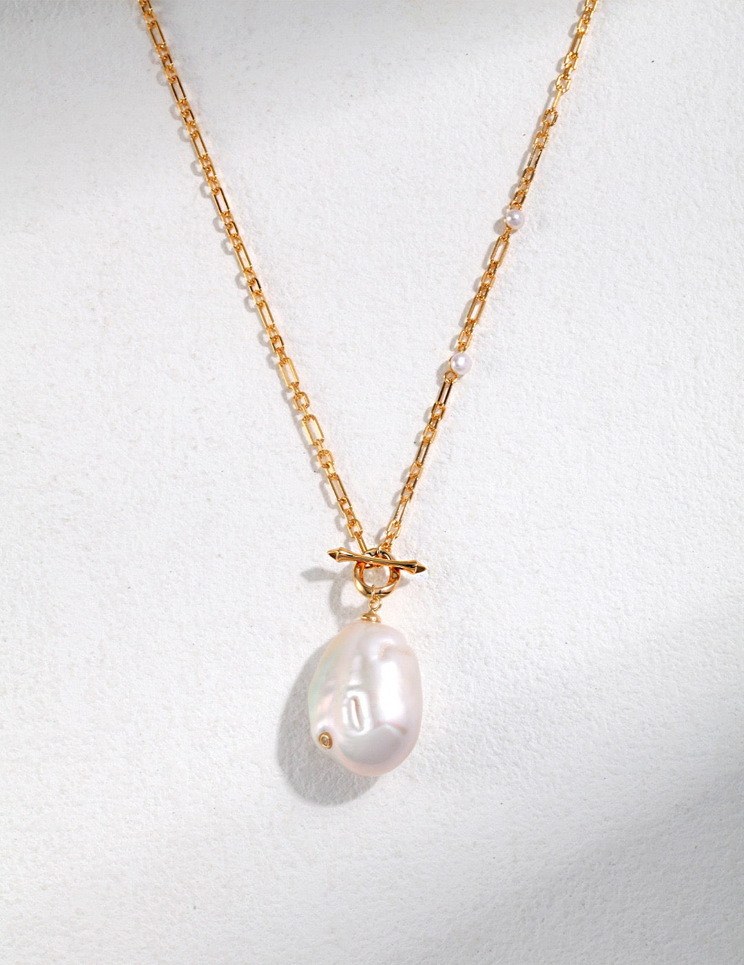 Ocean's Treasure Natural Baroque Pearl Pendant Necklace