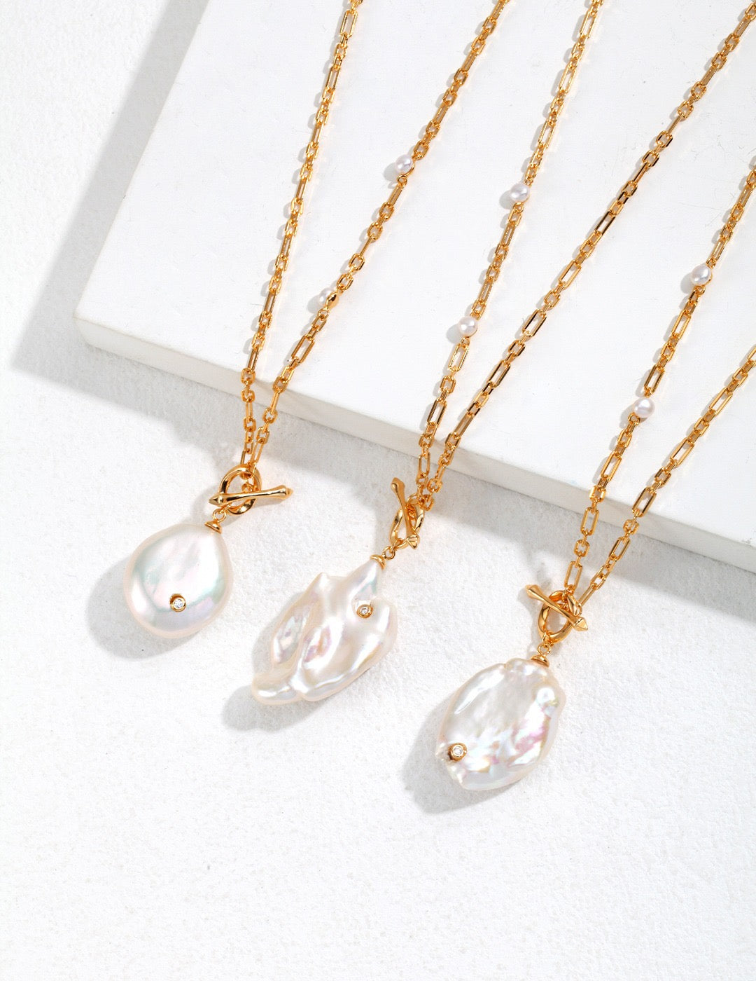 Ocean's Treasure Natural Baroque Pearl Pendant Necklace